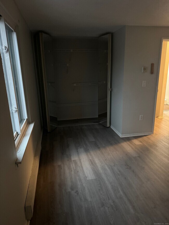 Foto del edificio - 148 Burgundy Hill Ln