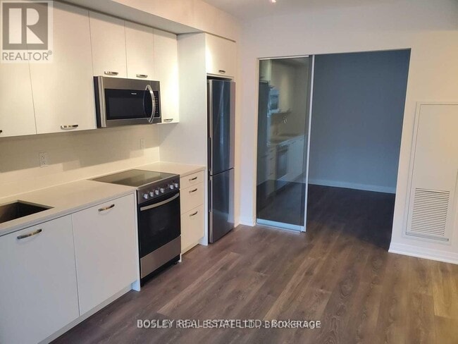 Photo du bâtiment - 2301 Danforth Ave