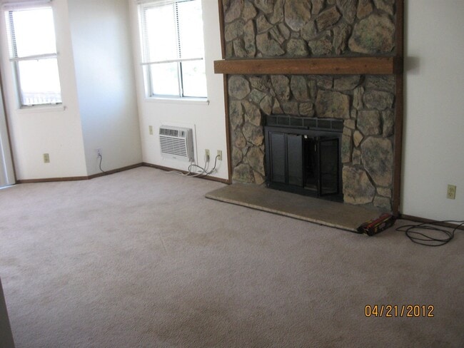 Victoria Crossing 2nd Floor Unit (17LO#1521-R) - Victoria Crossing 2nd Floor Unit (17LO#1521-R) Apartment