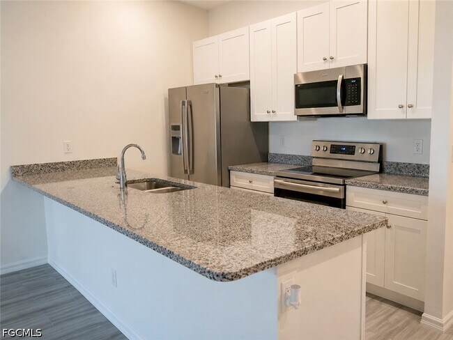 Foto del edificio - 517 NE 24th Pl