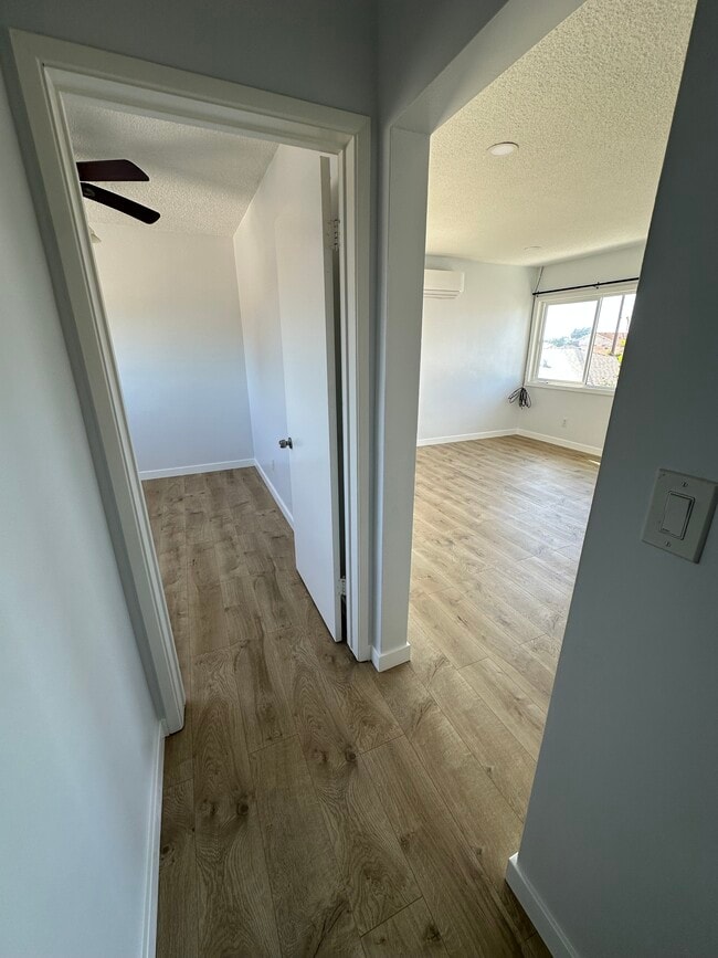 Foto del edificio - 268 1/2 Oakford Dr