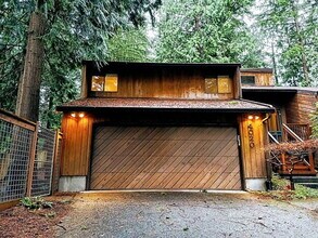 Building Photo - 4020 Willowbrook Ln