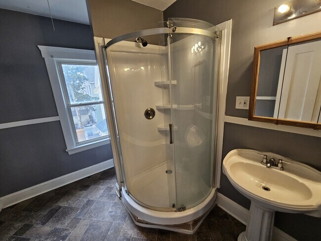 Foto del edificio - 2059 W 105th St