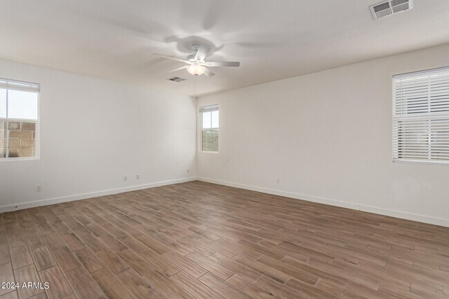 Building Photo - 5540 S Dillon Cir