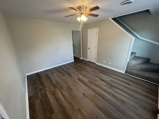 Building Photo - 179 Ingle Dr