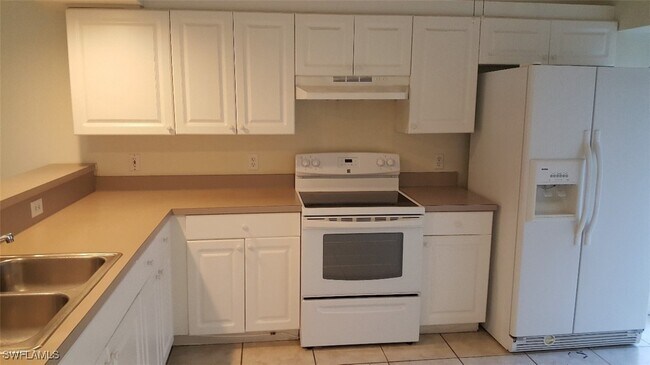 Foto del edificio - 519 SE 23rd Pl