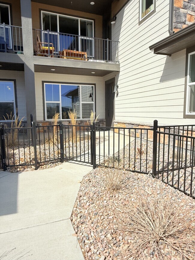 Foto del edificio - 914 Schlagel St