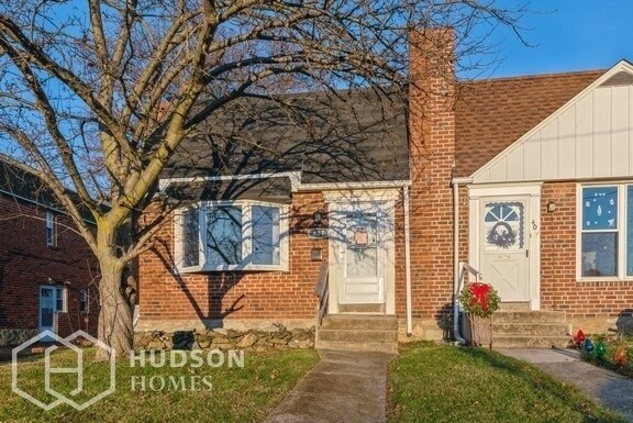 Primary Photo - 407 W Rd