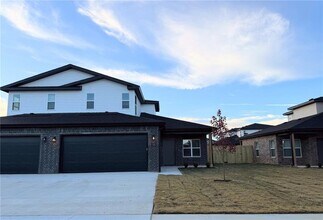 Building Photo - 531 Cosmos St