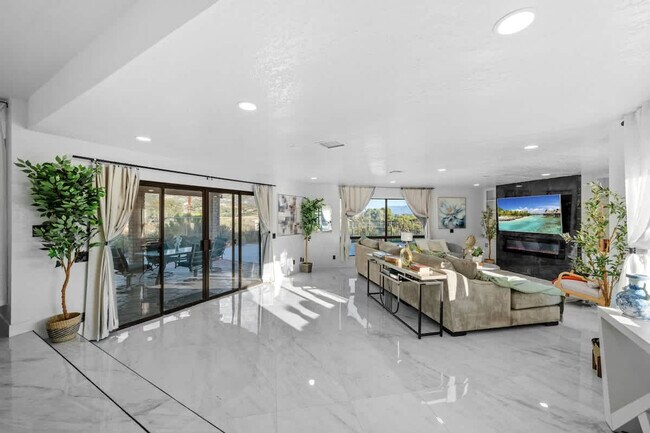 Foto del edificio - 14552 Skyline Truck Trail