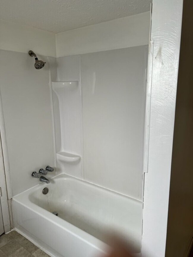Foto del edificio - YOUNGSTOWN WESTSIDE 2 BEDROOM HOUSE