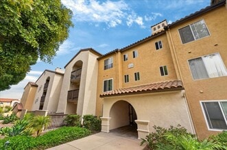 Building Photo - 7120 Shoreline Dr