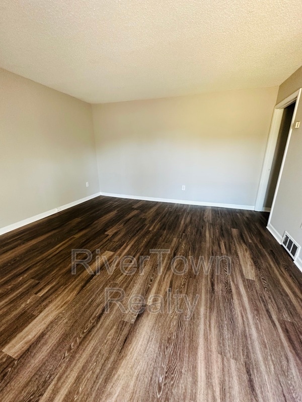 Building Photo - 2864 Whitney Ave