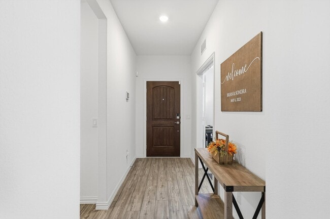 Foto del edificio - 1008 Elijah Dr