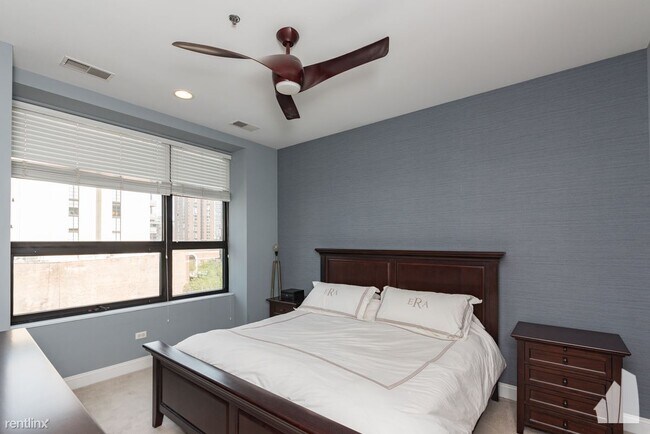 Foto del edificio - 2 br, 2 bath Condo - 101 W Superior St Apt...