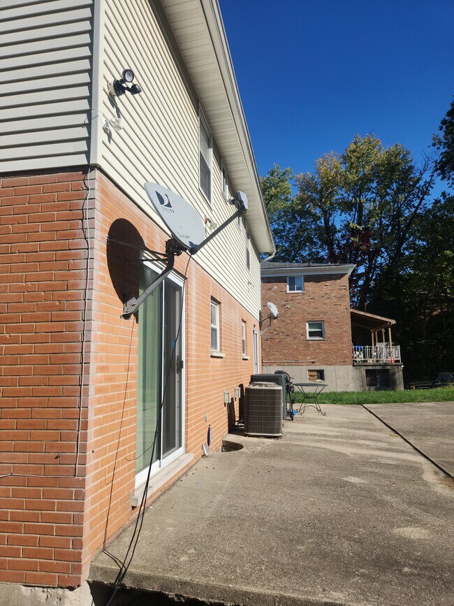 Building Photo - 3113 Westbrook Dr