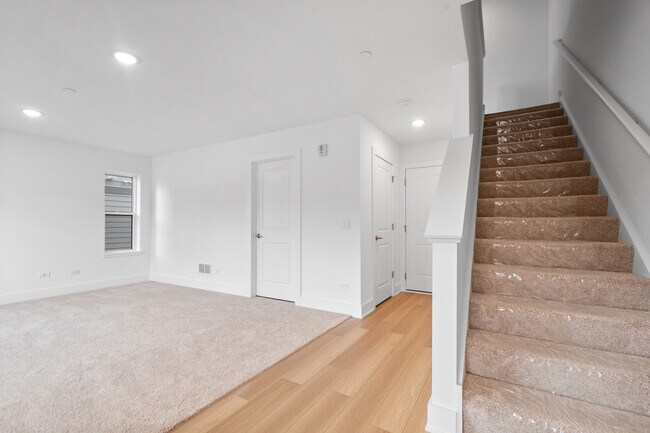 Foto del edificio - 8375 Mulberry Ave