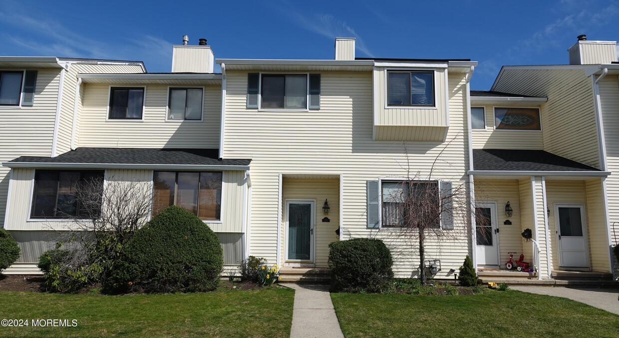 Primary Photo - 312 Middlewood Rd