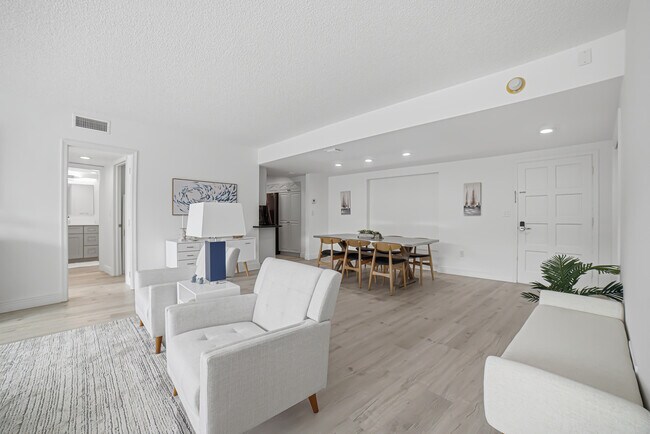 Foto del edificio - 2780 S Ocean Blvd