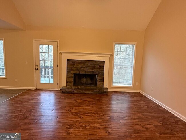 Foto del edificio - 175 River N Ct