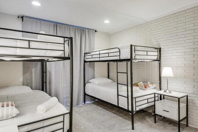 Foto del edificio - 612 W Northgate Dr