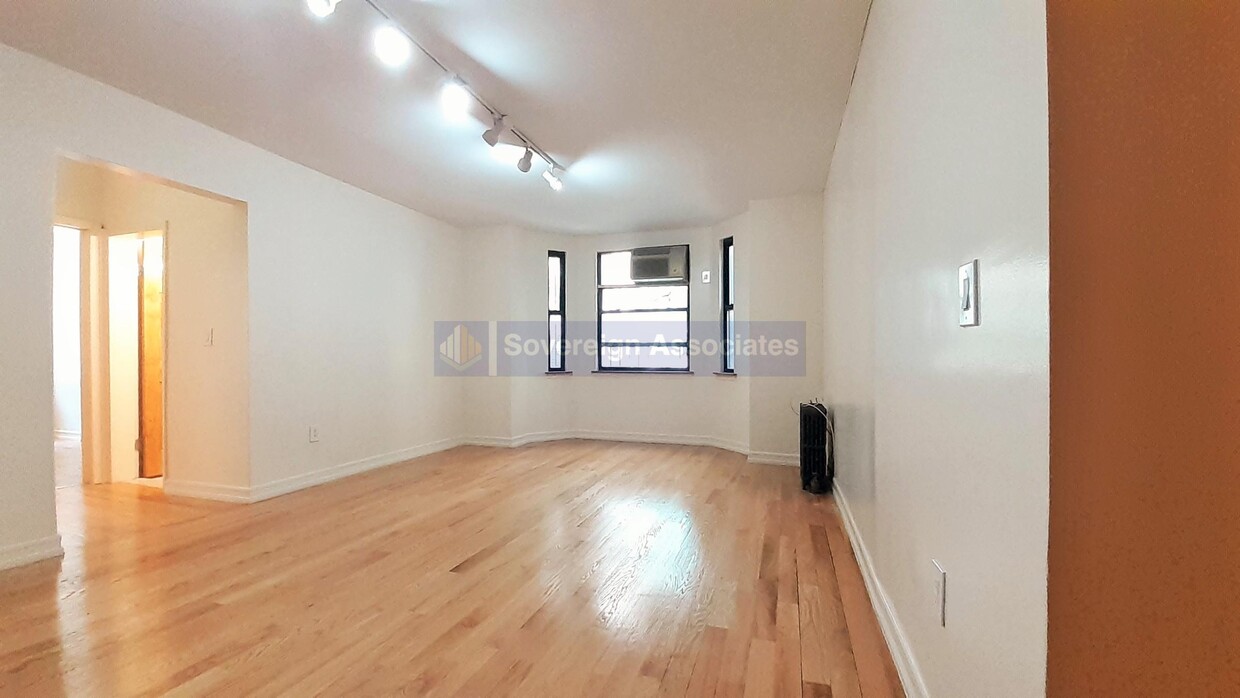 Foto principal - 715 W 172nd St