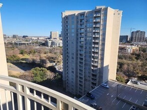 Building Photo - 3225 Turtle Creek Blvd