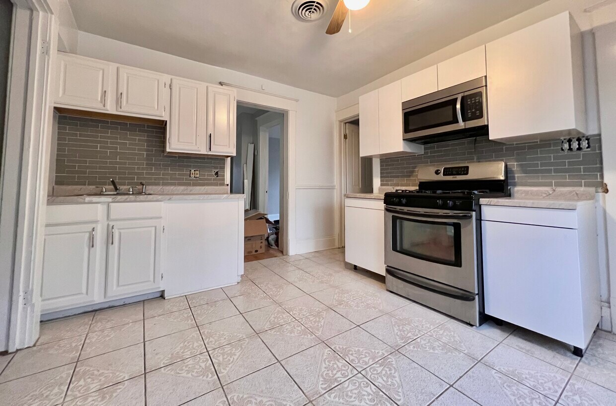 Foto principal - 1451 S 73rd St