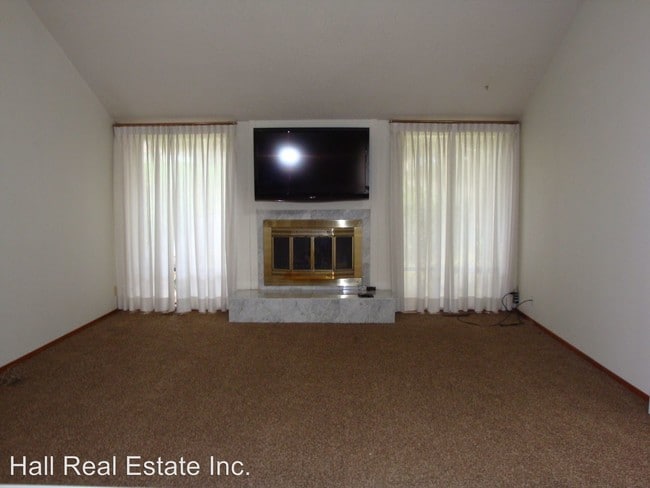 Building Photo - 7392 SW Arranmore Way