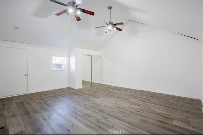 Foto del edificio - 8960 Helms Pl