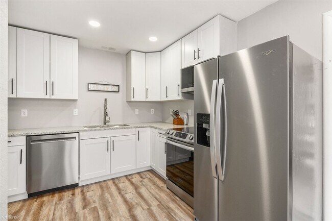 Foto del edificio - 2 br, 1 bath Duplex - 3839 Quail Avenue No...