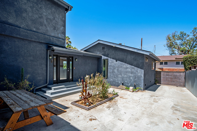 Foto del edificio - 4762 Charters Ave