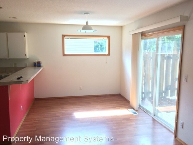 Building Photo - 520 SW 150th Ave