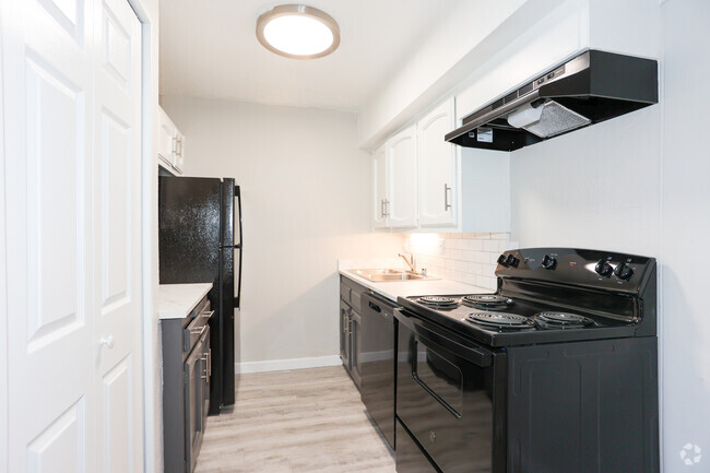 2BD, 2BA - 896SF Mirror - Theta Apartments