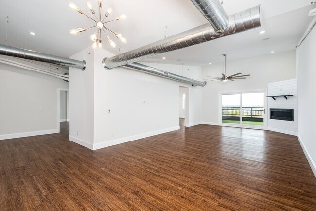 Foto del edificio - 1803 Ramada Blvd