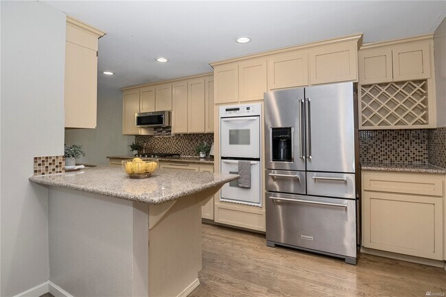 Building Photo - 7813 Zircon Dr SW