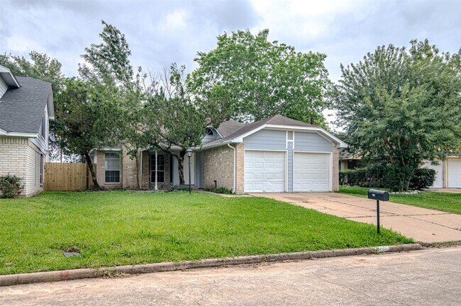 Foto del edificio - 1710 Blindlake Dr