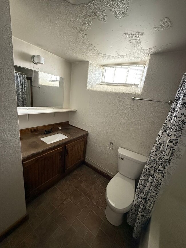 Building Photo - 227 W 14th St