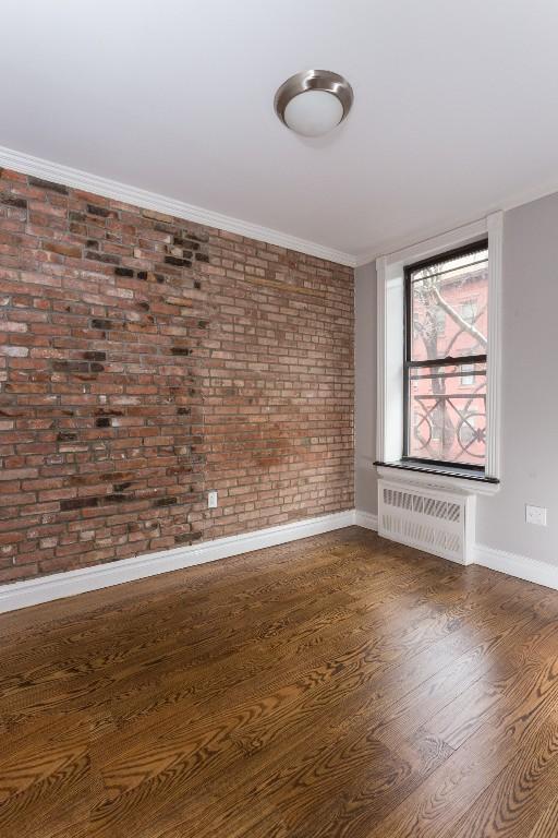Foto del edificio - 404 E 9th St