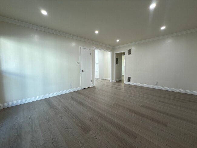 Foto del edificio - 5110 Harold Way