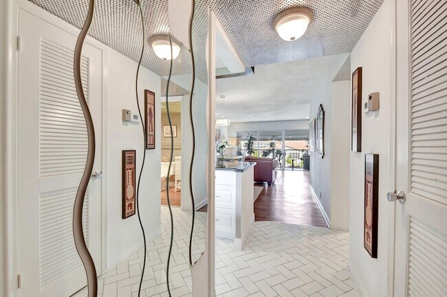 Foto del edificio - 4070 Tivoli Ct