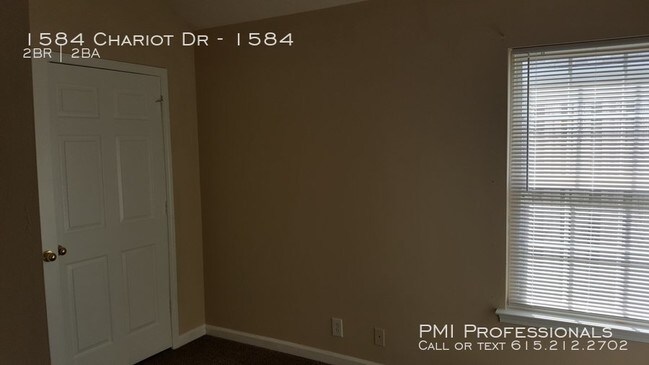 Foto del edificio - Ready Now! 2 Bedroom Duplex on 1 Level!