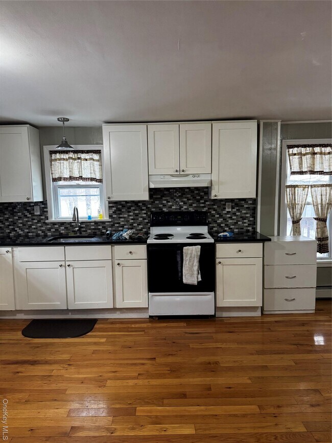 Foto del edificio - 62 Orrs Mills Rd