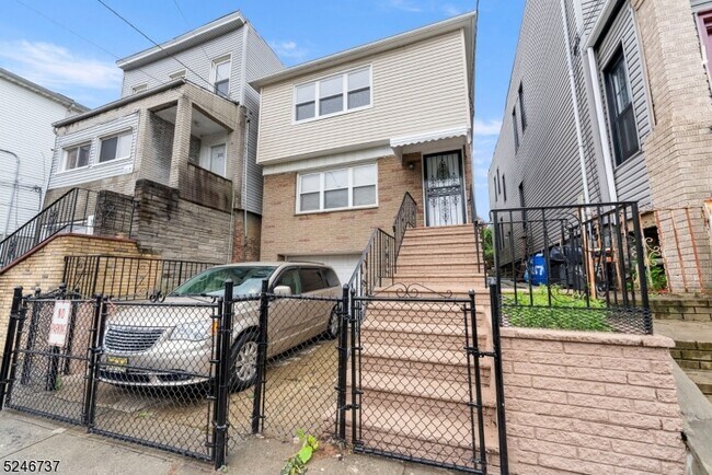 Foto del edificio - 135 Myrtle Ave