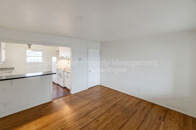 Building Photo - 11 E Rich Ave