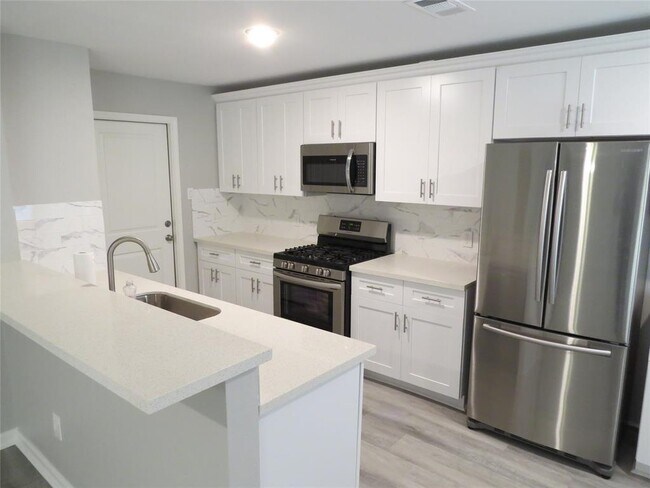 Foto del edificio - 1210 E Princeton Ln