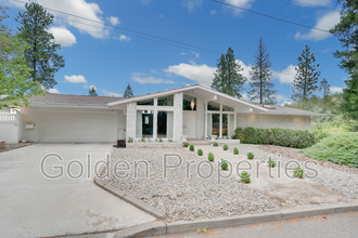 Building Photo - 1415 Crestline Dr