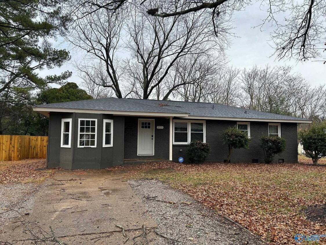 Primary Photo - 3721 Broadmor Rd NW