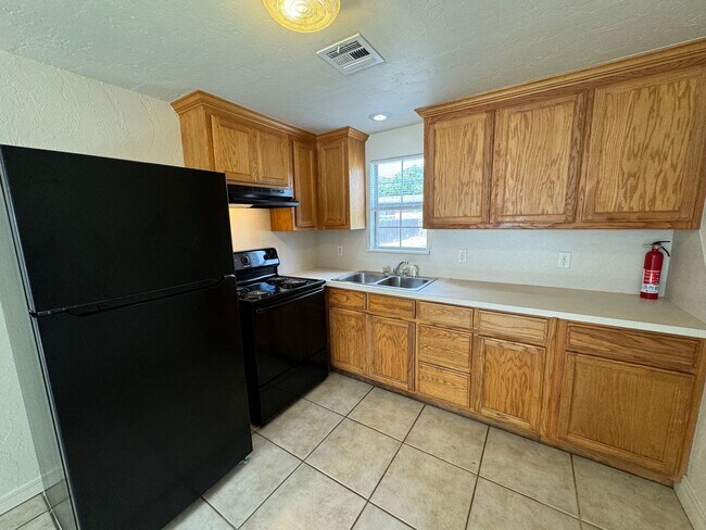 Foto del edificio - 2 bed with 1 bath home for rent in Norman....
