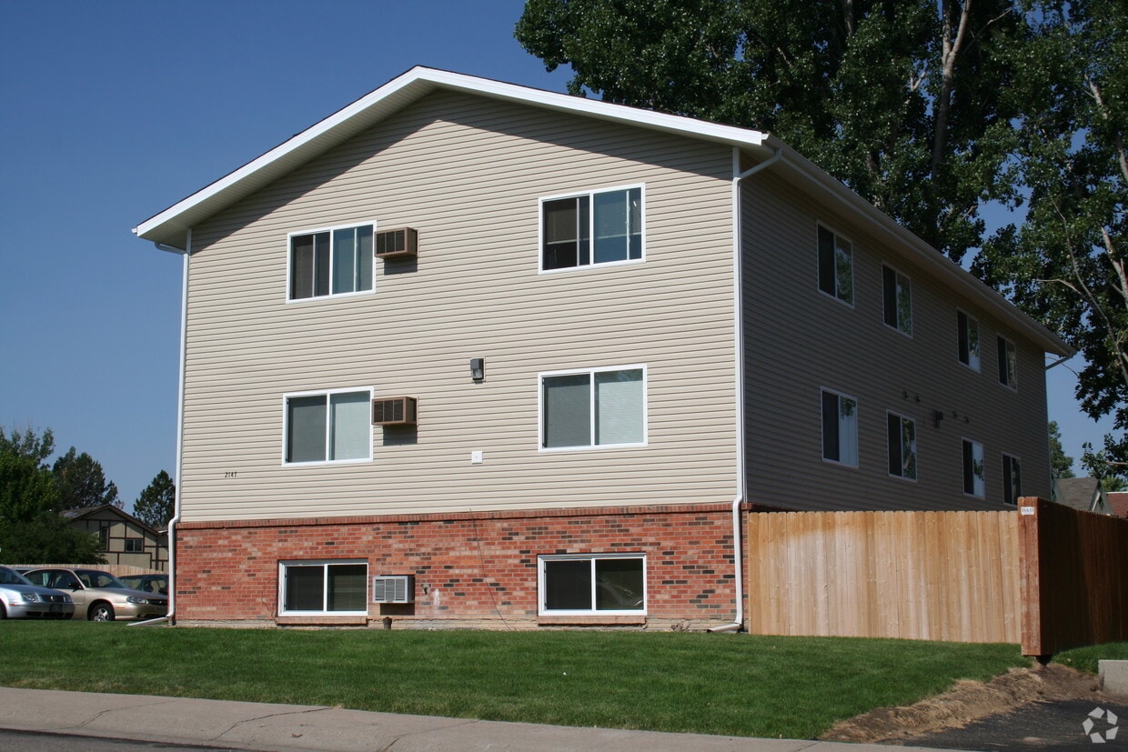 Building Photo - 2147 27th Avenue Ct